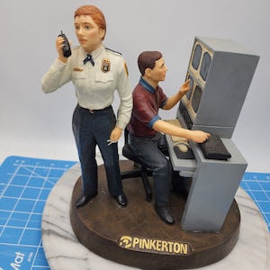Pinkerton security team sculpture figures resin 9&quot;x9&quot;x6&quot;
