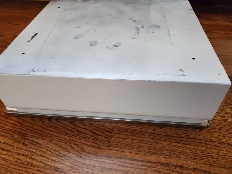 The F.H Lawson Medicine Wall With Towel Hanger Han.de