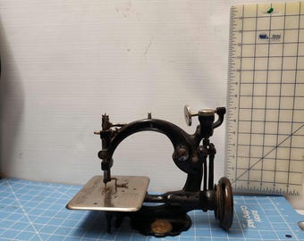 Machine à coudre ancienne pour point de chaînette Willcox et Gibbs à pédale #B548996