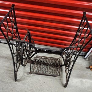 Singer Treadle Sewing Machine Cast Iron Table BASE & LEGS ONLY grain