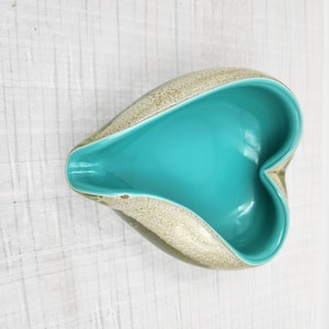 Mid-century murano modern Italian art glass by Seguso Vetri d&#39;Arte Murano gold flake blue white heart shape bowl