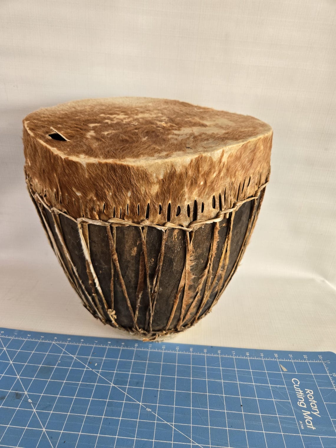 AntiqueTribal Double Drum 14" Drum dia 15 inch tall Wood & Skin, foto 4 di 5