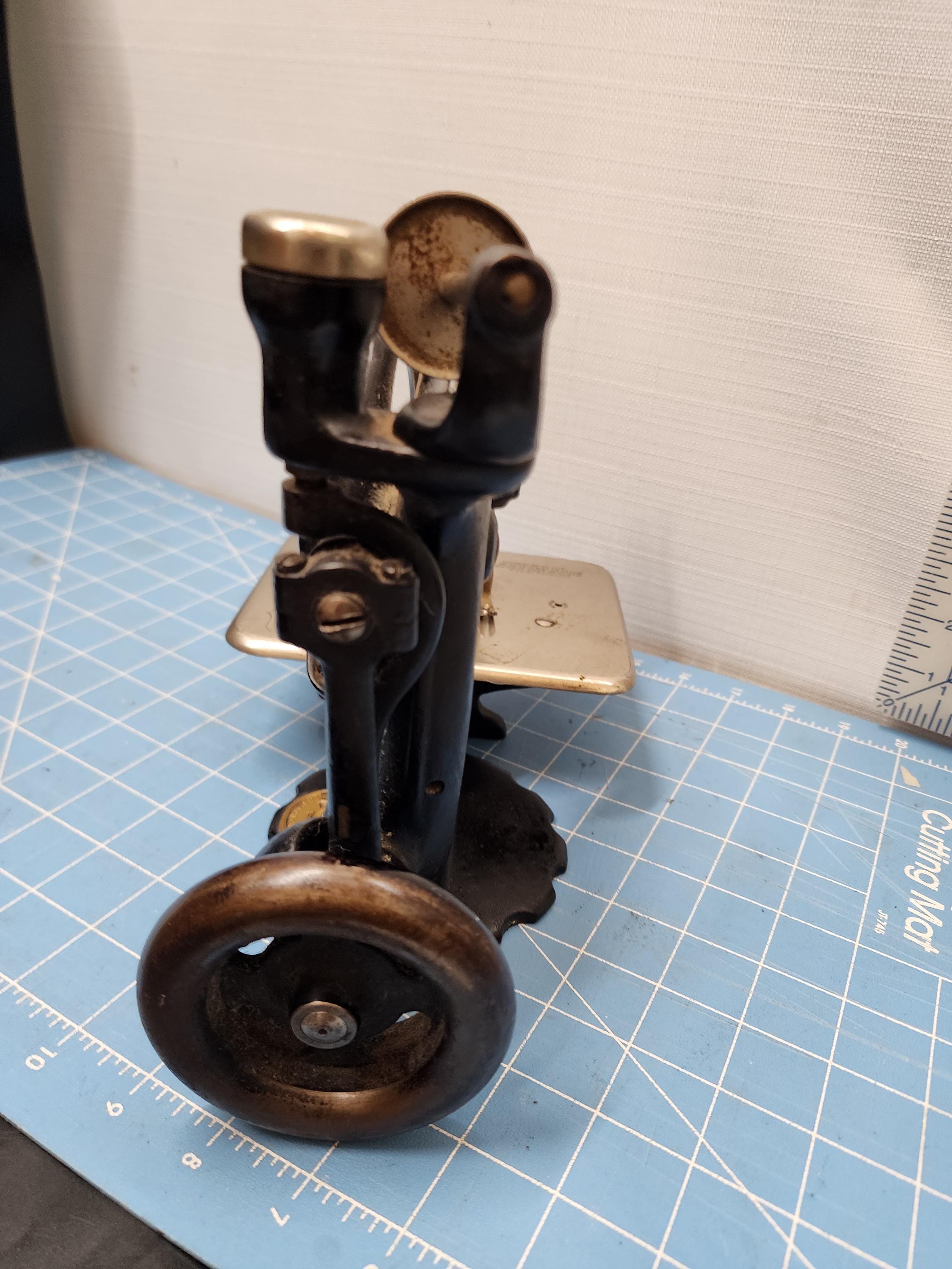 Antique Willcox and Gibbs Treadle Chain Stitch Sewing Machine