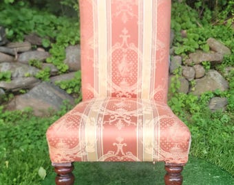 Antique English Victorian Mahogany Prie Dieu Prayer Occasional Nursing Chair (Circa 1860) low chair