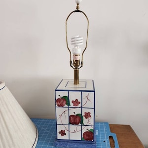 Vintage Ethan Allen County folk art table lamp Apple floral wood original bell shade