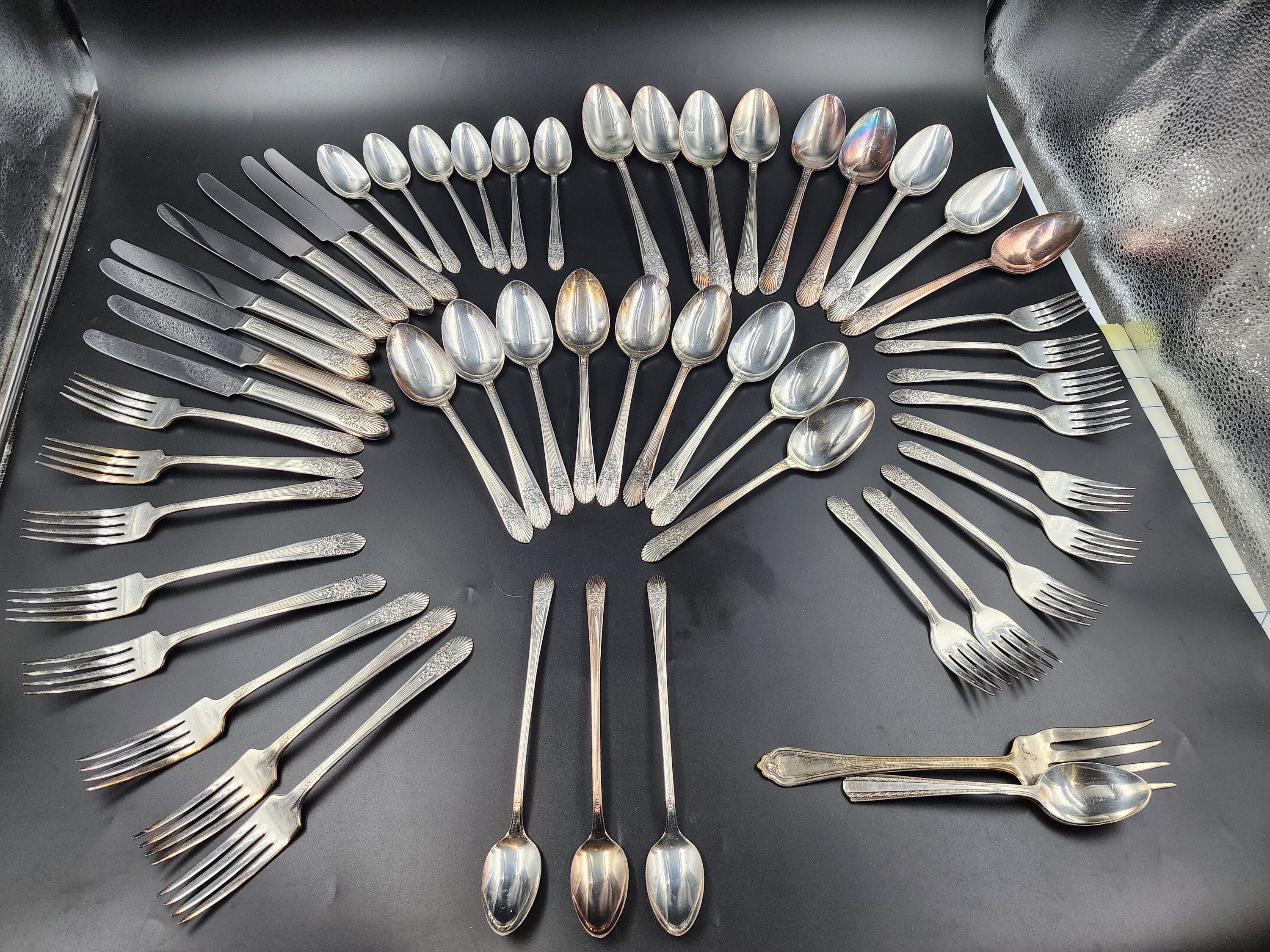 WM Rogers MFG Co Utensils Silver Mist Marigold Pattern Part Set