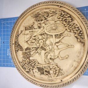 Hochrelief Faux White Zinnober Chinesische Kutsche Pferdewagen Szene Groß 18 "Durchmesser