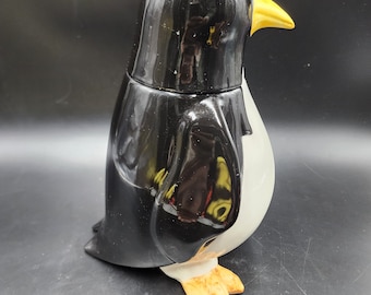 Vintage penguin ceramic cookie jar made in Italy 11.5" base 7"x6" black and white