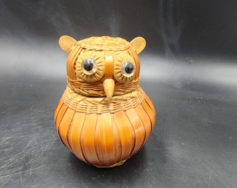 Vintage bamboo owl trinket box 5"x4" diameter