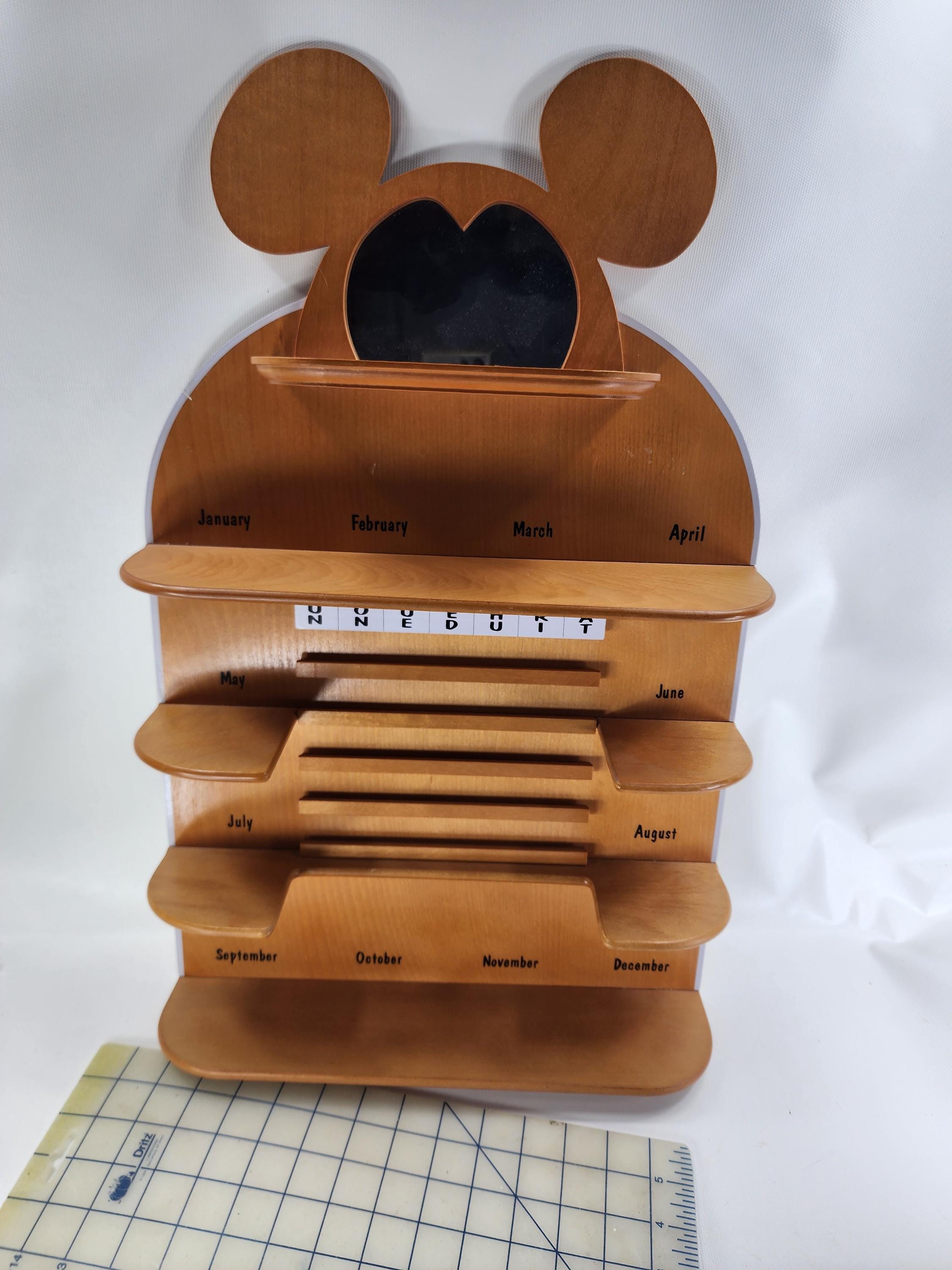ダンバリーミント　ディズニー永久カレンダー Disney Classic Characters Perpetual Calendar Danbary Mint Display