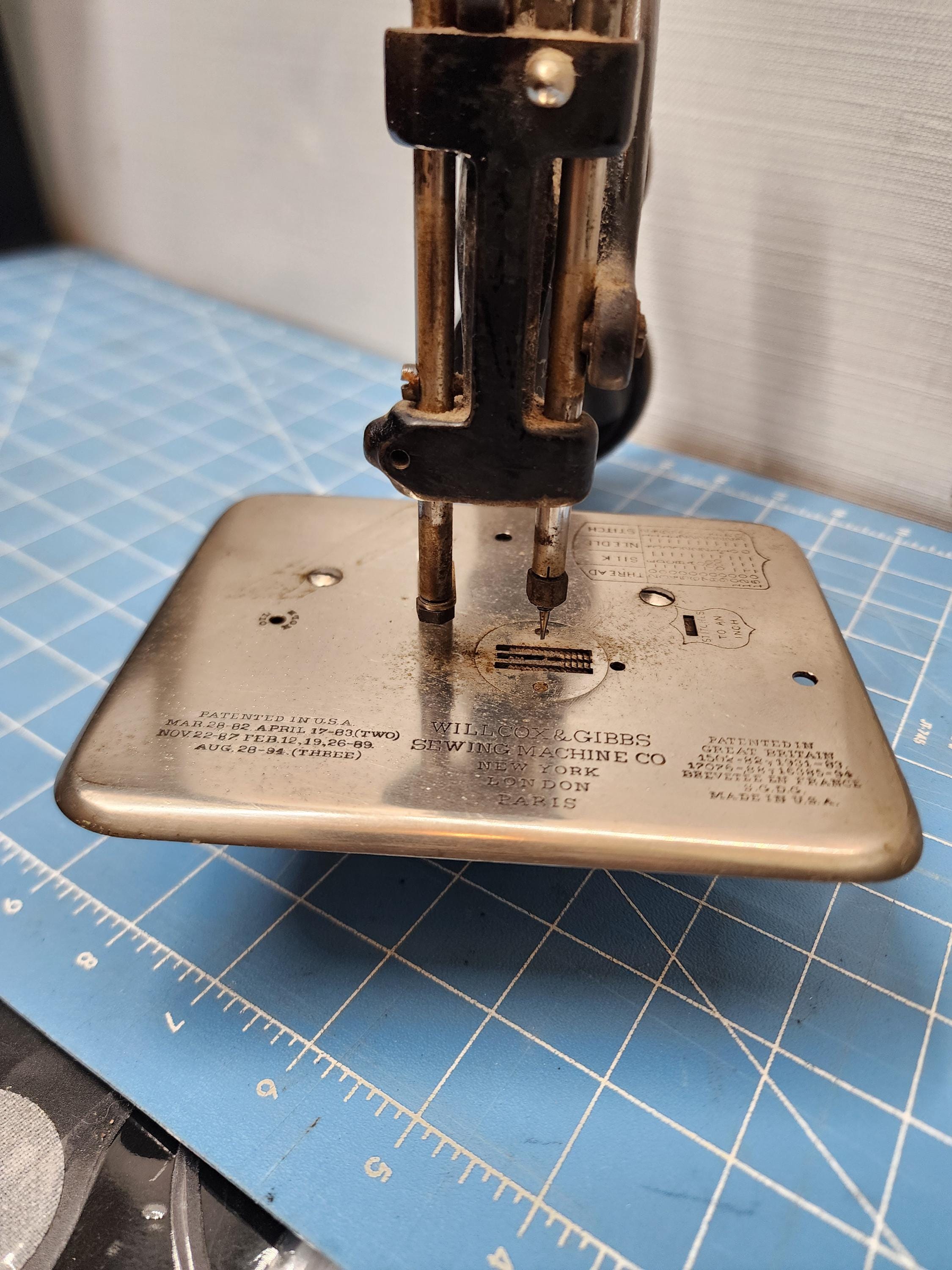 WILLCOX &GIBESミシン脚 Antique Willcox and Gibbs Treadle Chain Stitch Sewing Machine