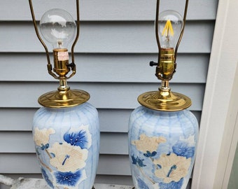 Vintage Ethan Allen chinoiserie table lamp marble blues color faux wood base jar textured floral