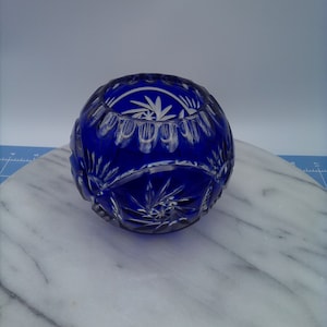 Vintage Bohemian art glass vase cut blue to clear 5"dia 4"tall