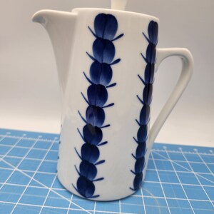 Vintage Lyngby Danimarca caffettiera teiera brocca in ceramica mirtilli smalto bianco 8+4,5dia