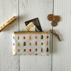 Rifle Paper Co porte-monnaie scarabée doré, mini portefeuille