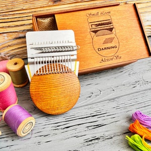 Speedweve type (14 hooks) small loom, darning machine in wooden box