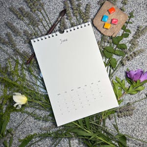 Blanko Kalender A4 zum Selbstgestalten 2026 2027 2028 & ewig – DIY Wandkalender ringgebunden, Aquarellpapier oder Mixed Media zum Bemalen