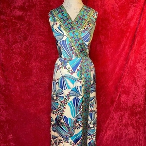 softestaura — Jane Birkin's “darling” embroidered dress