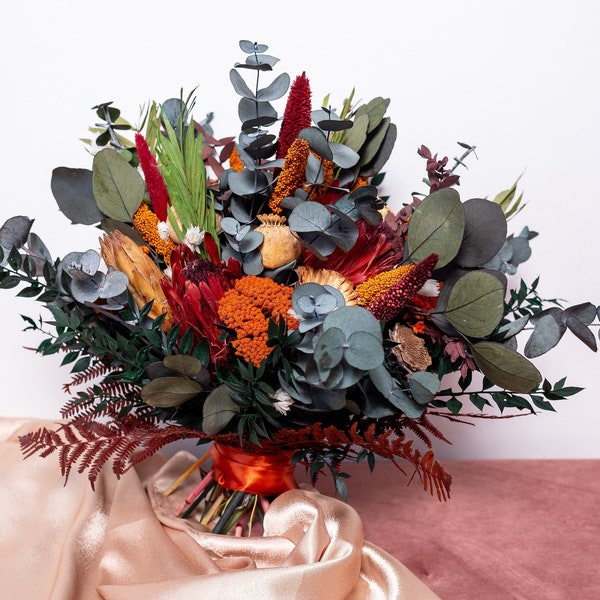 Protea bouquet, Dried Eucalyptus bouquet, Burgundy bridal bouquet, Rust flower bouquet, Boho bouquet, Pampas grass bouquet, Fall bouquet