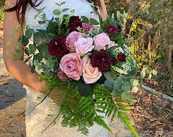 Ramo de boda Boho, ramo de novia de Borgoña, ramo de cascada, ramo de boda rosa polvoriento, flores de boda de Borgoña, ramo de novia de seda