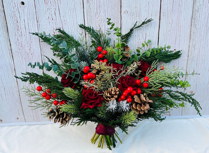 Roter Weihnachtsstrauß, Winterrosen Brautstrauß, Getrockneter Weihnachtsstrauß, Winterrosen Brautstrauß, Weihnachten Winterstrauß Bild 5