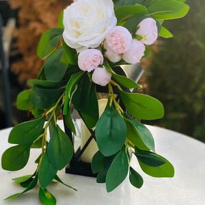 Rustikale Laterne Hochzeit Herzstück Dekor mit künstlichen Blumen Bild 2