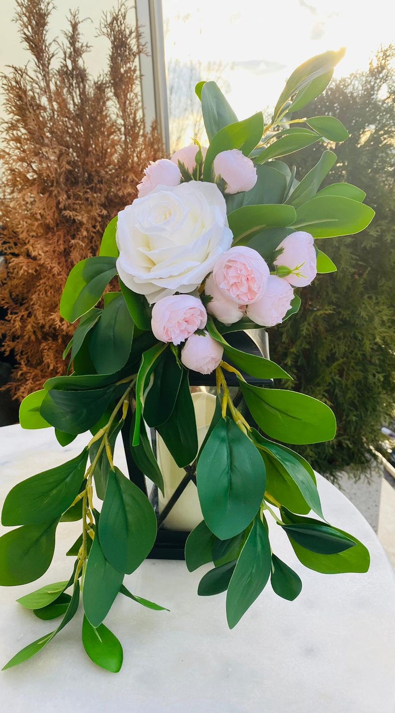 Rustikale Laterne Hochzeit Herzstück Dekor mit künstlichen Blumen Bild 4