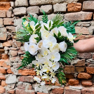 Cascade orchid wedding bouquet, White orchid bridal bouquet, Orchid Wedding flowers, Monstera leaves bouquet, Silk Bridal bouquet