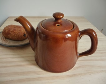 Théière ou tisanière en porcelaine marron vintage individuelle théière rétro
