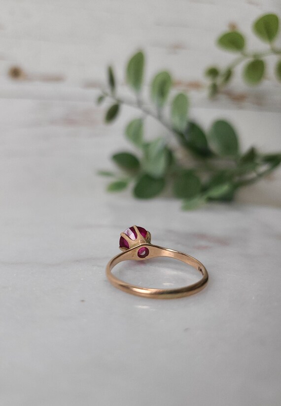 Vintage Round Red Ruby Gold Ring - image 3