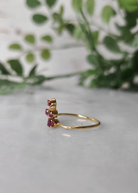 Vintage Red Ruby Cluster Gold Ring - image 2