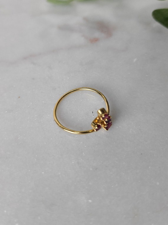 Vintage Red Ruby Cluster Gold Ring - image 5