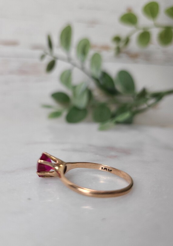 Vintage Round Red Ruby Gold Ring - image 4