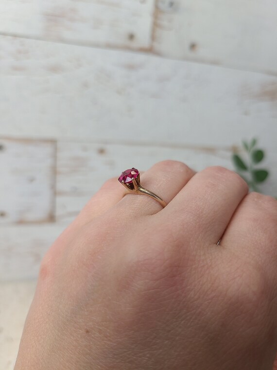 Vintage Round Red Ruby Gold Ring - image 9
