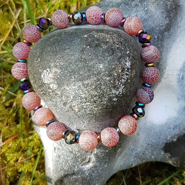 Matte agate bracelet with glass-cut beads