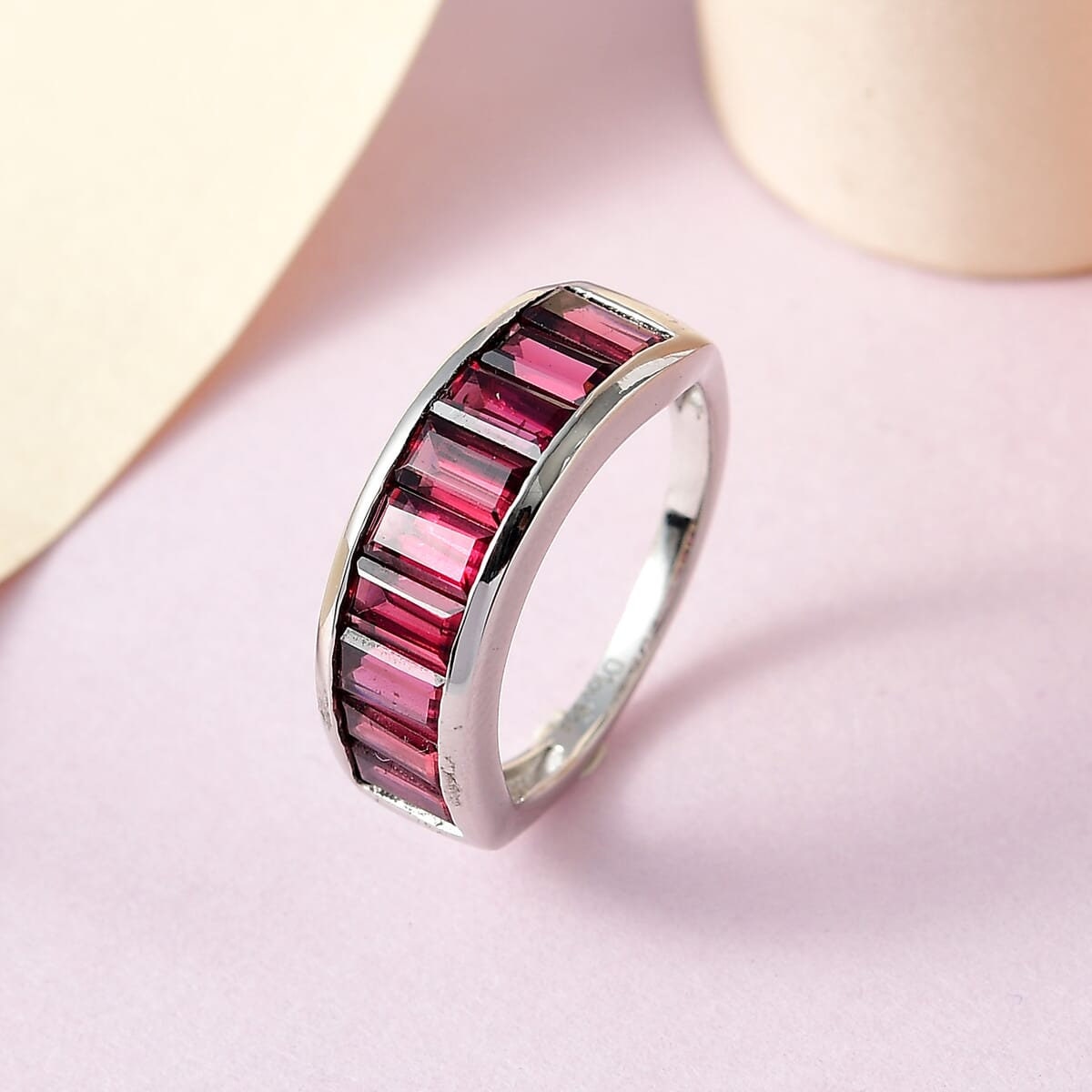 Anello con pietra preziosa di granato sfaccettato: argento sterling 925 fatto a mano, gambo affusolato - Italia