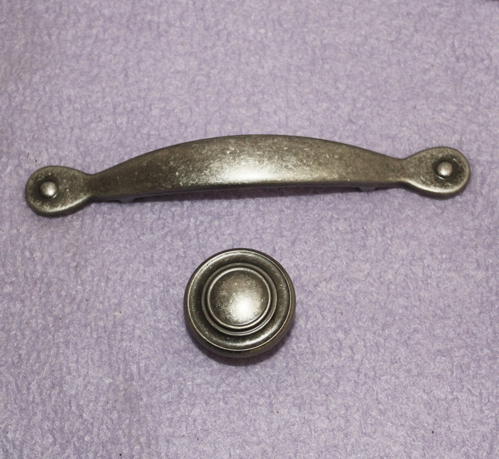 Lot of Amerock Hardware 20 Knobs and 10 Pulls Etsy