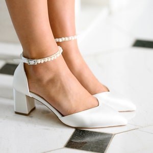 Off White Bridal Block Heel Shoes, Pearl Ankle Bracelet