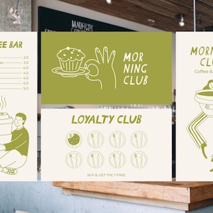 Pu&ograve; includere: Un'insegna di caffetteria con menu e cartelli promozionali con illustrazioni minimaliste. I cartelli includono un menu del bar, un'insegna "Morning Club" e una promozione "Loyalty Club". La tavolozza dei colori &egrave; crema, verde oliva e bianco.