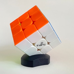 Horizon Cube Stand – Cube Display Stand in Solid Black Nylon