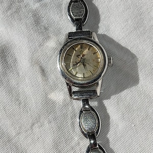 Vintage 1948 Eterna-Matic Ladies Watch: Self Winding, Speidel Band (Not Working)