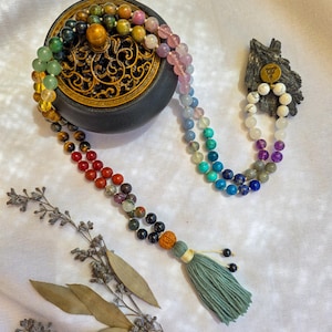 Chakra Alignment Mala Beads – 108 Reiki-Infused Gemstone Necklace for Meditation, 27 Crystal Chakra Healing Prayer Beads
