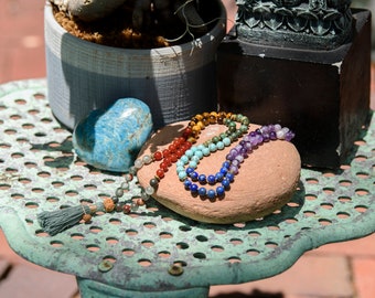 Collana Mala dei sette chakra: 108 grani di preghiera, collana di meditazione con nappa