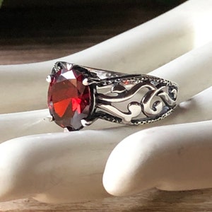 Joyería SILPADA - Retirado ~ Anillo 'VILLA' de circonita cúbica roja y plata esterlina ~ Talla 7.5