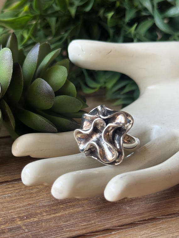 SILPADA Jewelry - Retired ~ Sterling Silver Flower Ring