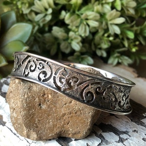 SILPADA Jewelry - Ruhestand ~ oxidiertes Sterling Silber gewellter filigraner Armreif Armband