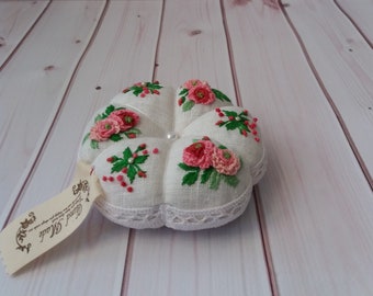 Vintage rose pin cushion, vintage textile.