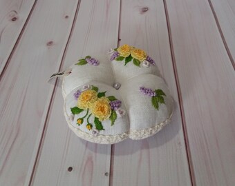 Pincushion Brazilian embroidery pin keeper pincushion Vintage flowers Vintage Textiles Hand Embroidery Sewing Organizer Yellow roses Pins