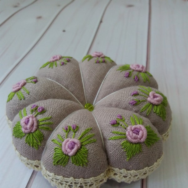 Pincushion bordado brasileño pin cushion pincushion flores vintage Textiles vintage bordado a mano organizador de costura FLOWER PINCUSHION