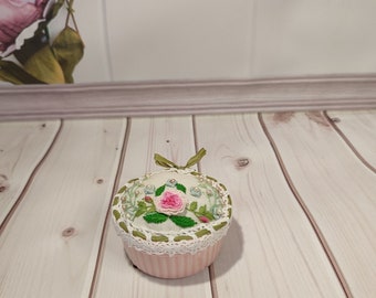 Vintage pincushion, floral wreath, Brazilian embroidery, sewing piece, quilter's gift, handmade pincushion seamstress gift